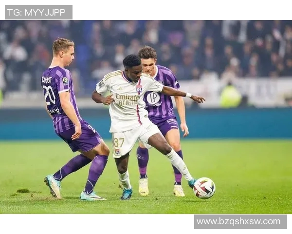 林茨主场迎战曼联期待精彩对决双方球迷热情高涨气氛火热